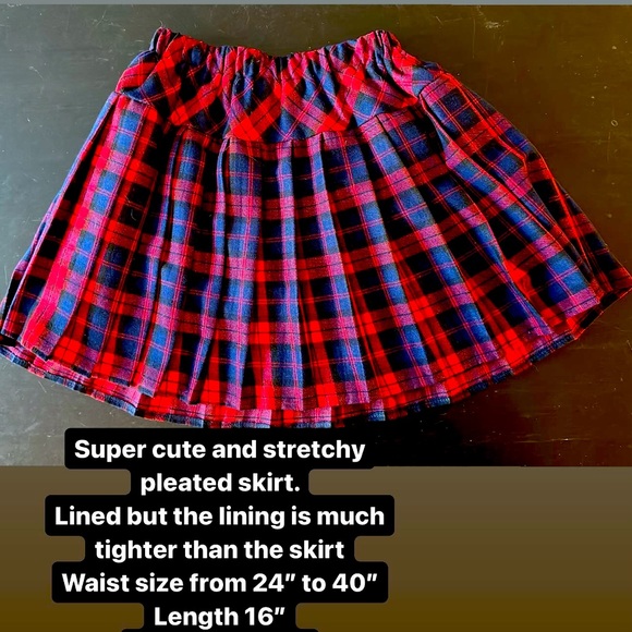 Dresses & Skirts - Cute plaid pleated skirt